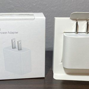 20W USB-C Power Adapter - iPhone Charger / Fast Charging / Wall adapter